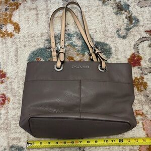 MICHAEL Michael Kors Bedford Zip Top Tote Bag in Ash Gray